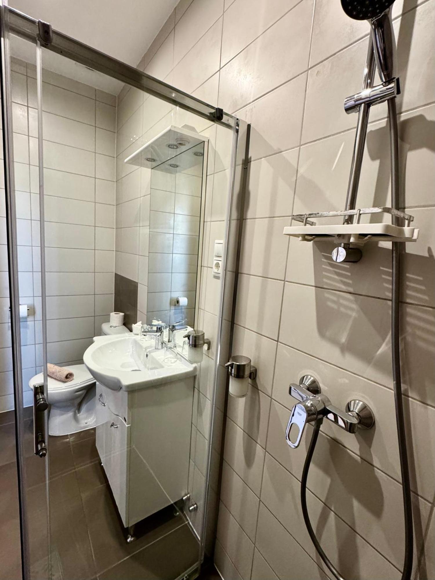 Center Rooms ミシュコルツ エクステリア 写真