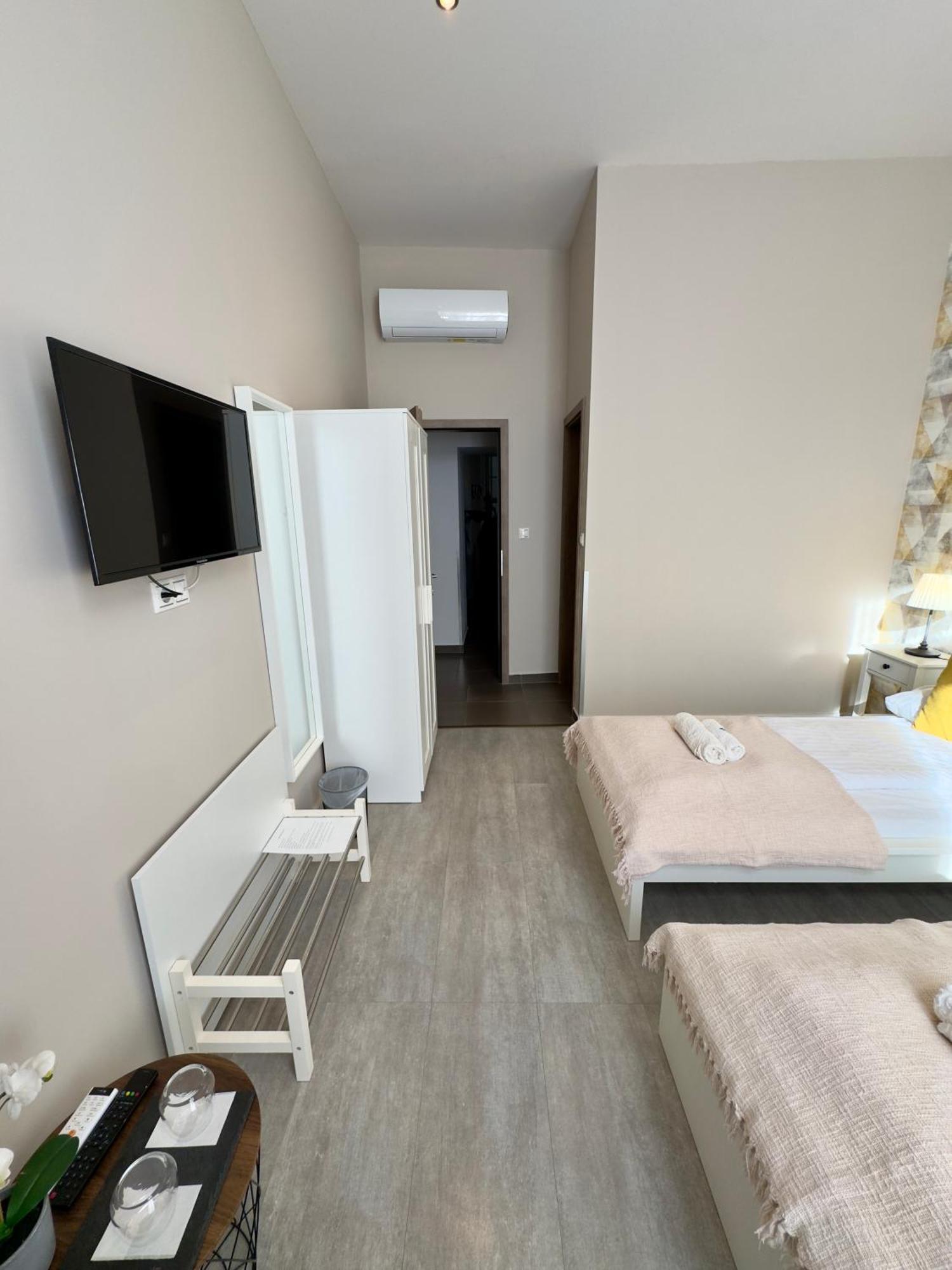 Center Rooms ミシュコルツ エクステリア 写真